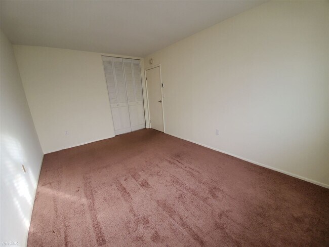 Building Photo - 1 br, 1 bath Condo - 69 Cove Rd Unit 10