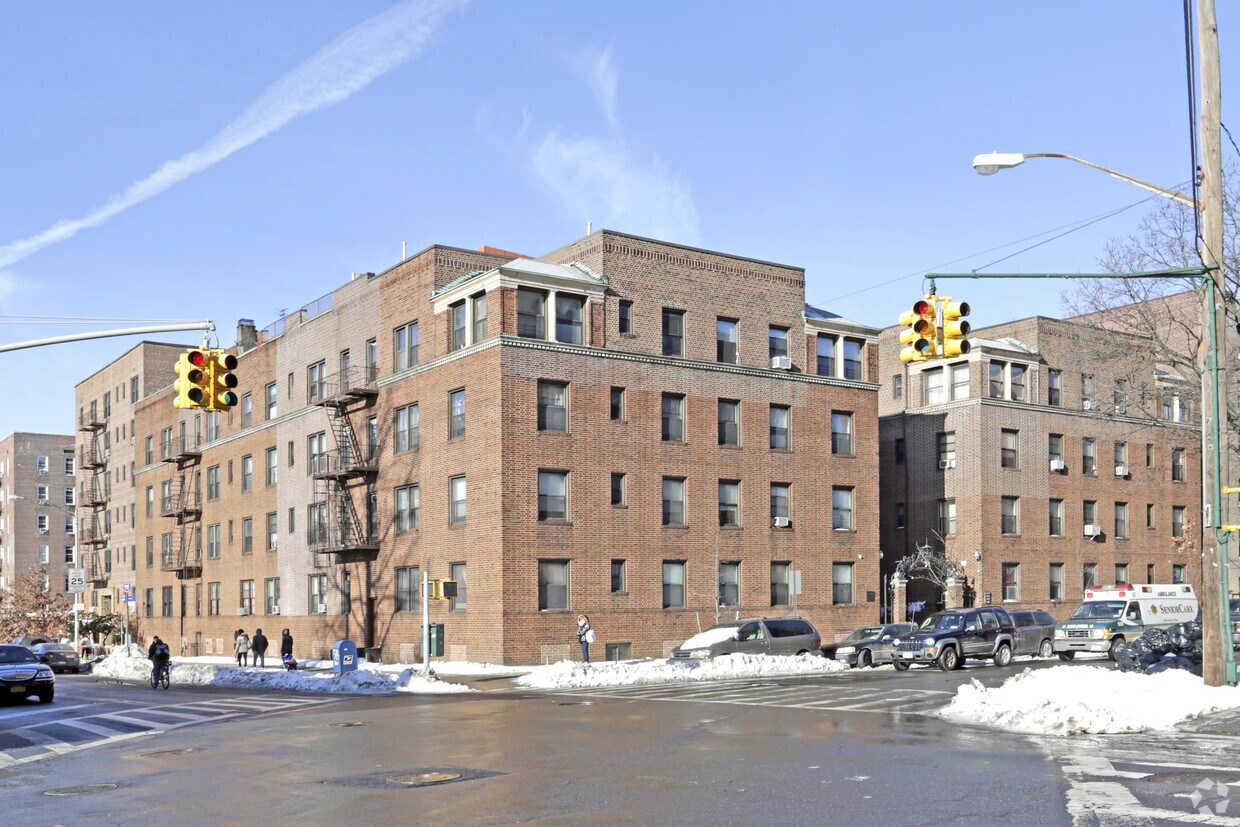 Stuart Court Apartments Apartments in Flushing, NY