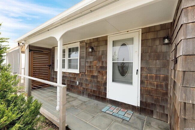 Foto del edificio - 30 E Rampasture Rd