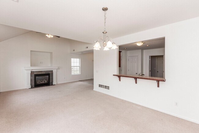 Foto del edificio - Spacious Duplex with Fenced Yard