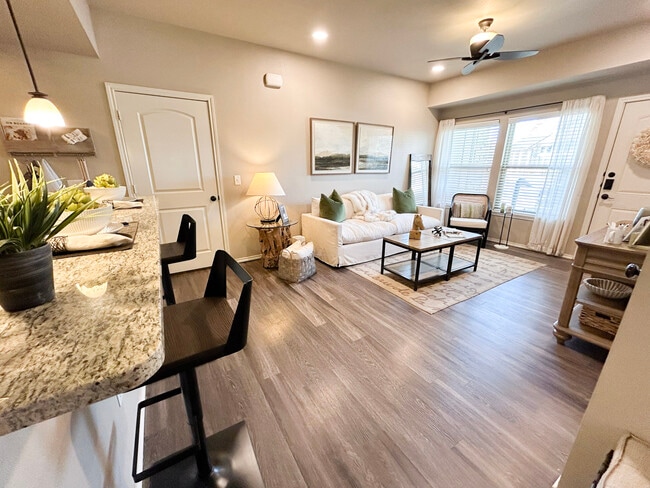 Living Room, Eat-in Breakfast Bar - Portofino Apartments