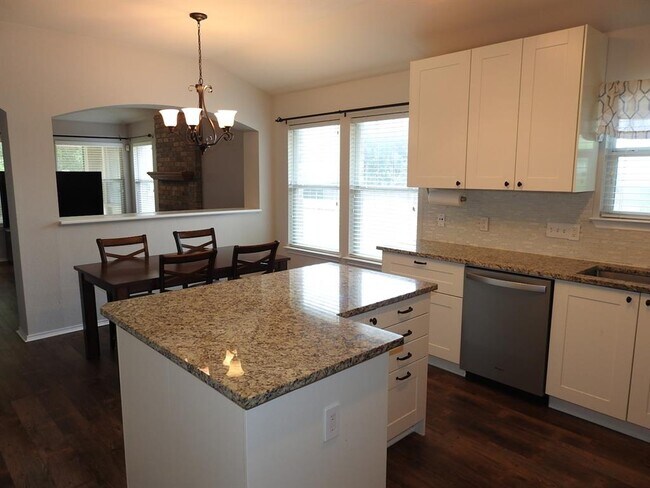 Building Photo - 14201 Ballycastle Trail
