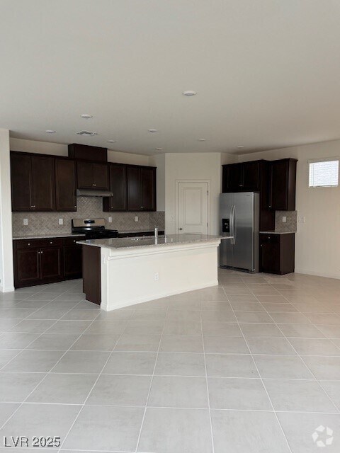 Building Photo - 7122 Parkallen Ave