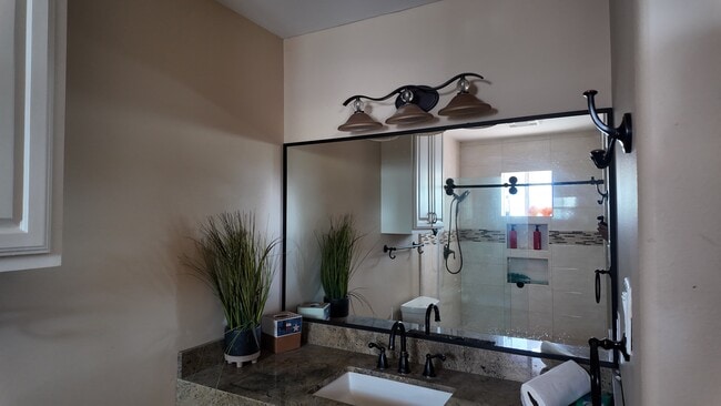 Building Photo - 2405 Helena Ave