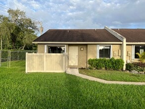 Building Photo - 10267 Boca Bend W