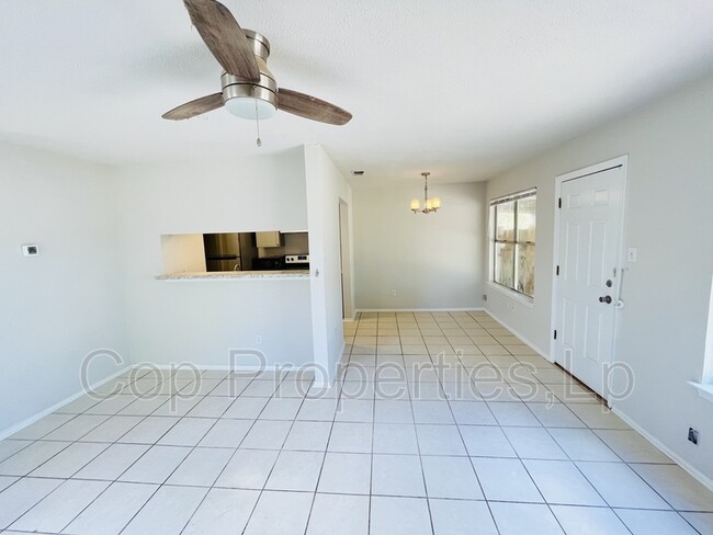 Foto del edificio - 6319 Waddesdon Wood