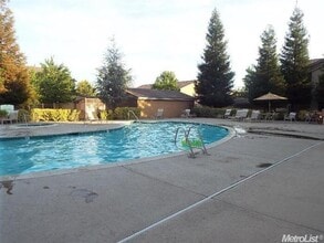 Building Photo - 501 Gibson Dr