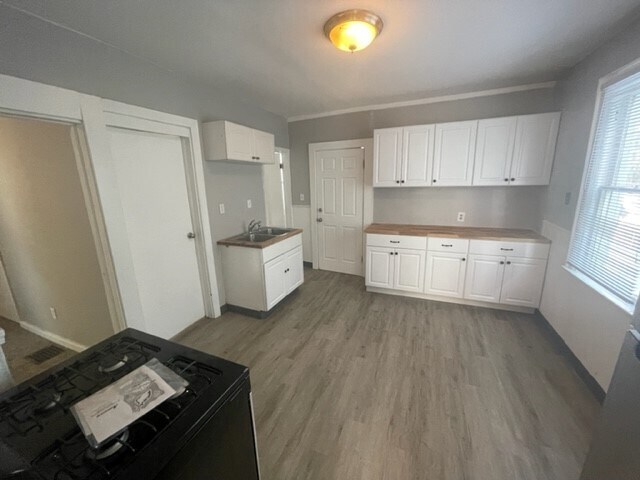 Kitchen - 379 Military Rd