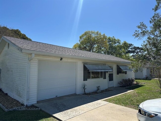 Building Photo - 11143 SW 78th Ave