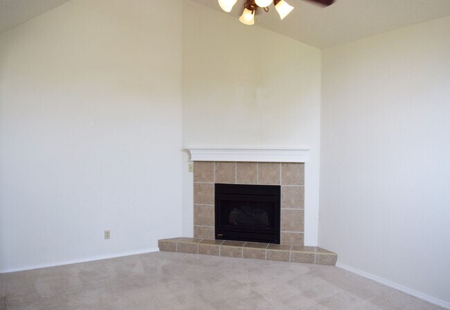 Foto del edificio - Beautiful 3 bed 2 bath!!