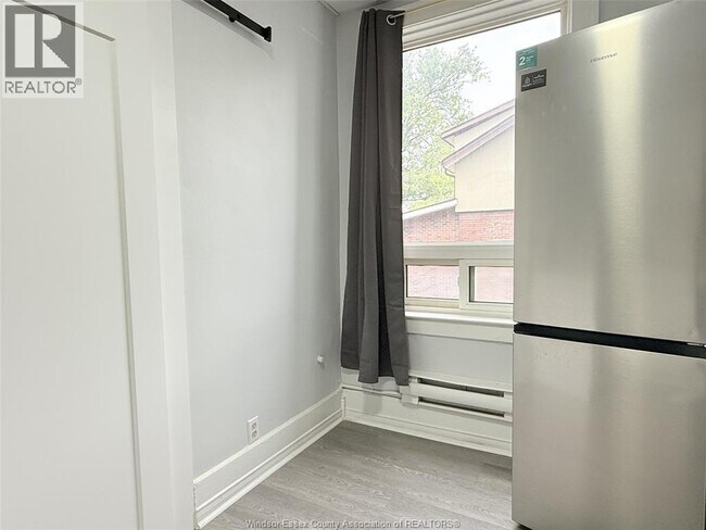 Photo du bâtiment - 1495 Gladstone Ave