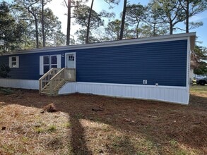Building Photo - 220 Sequoia Dr
