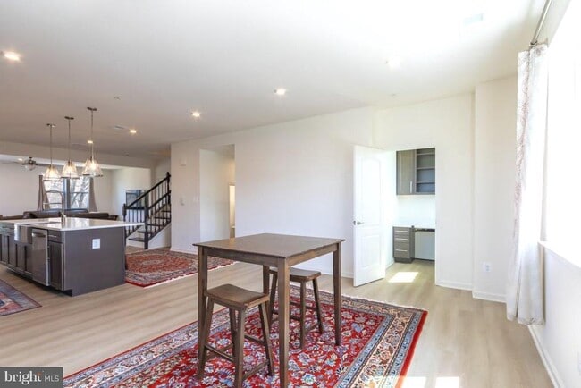 Foto del edificio - 9920 -B Sir Barton Wy