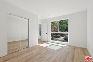 Building Photo - 2111 Holly Dr