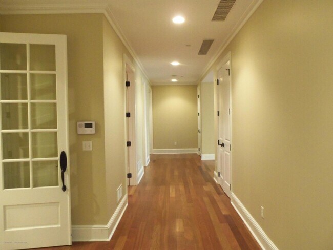 Foto del edificio - 1031 Oval Rd