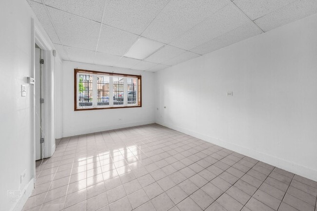Building Photo - Bridgeport 2 Bedroom in an Excellent Location
