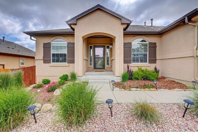 Foto del edificio - $3,100 - 4-Bed, 3-Bath Home in Co Springs ...