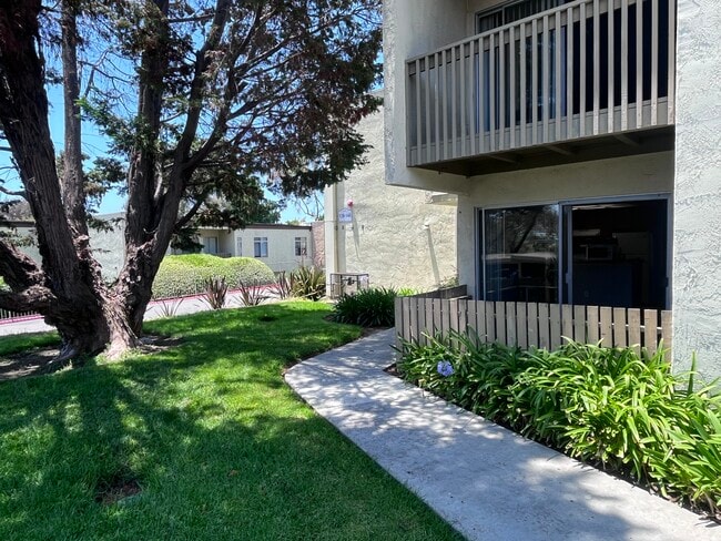 Building Photo - 432 Edgehill Ln