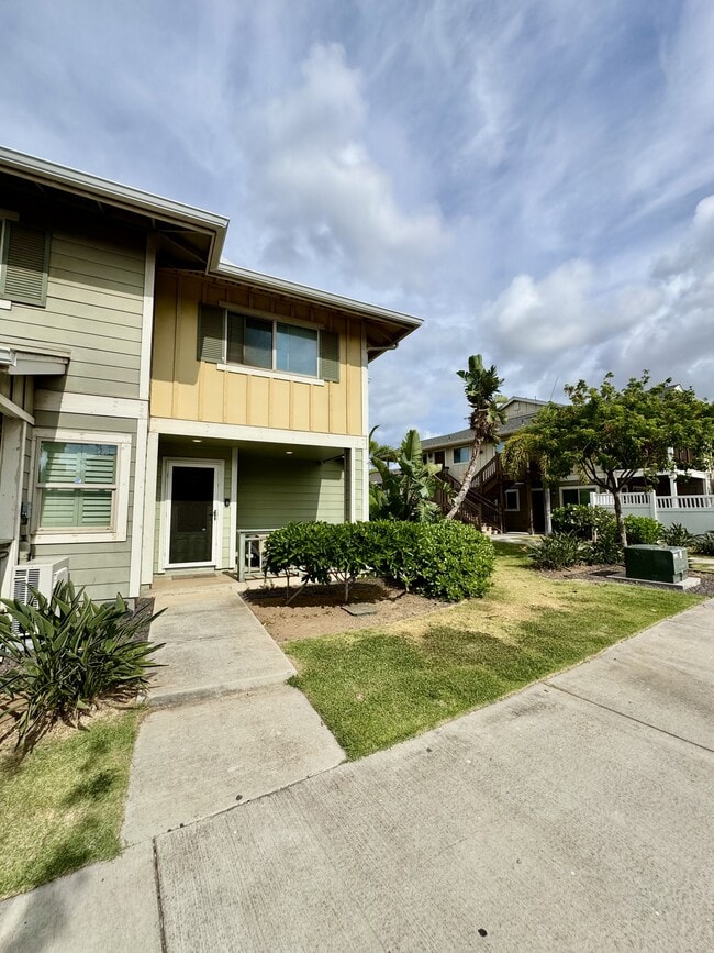 Building Photo - 801 Kakala St