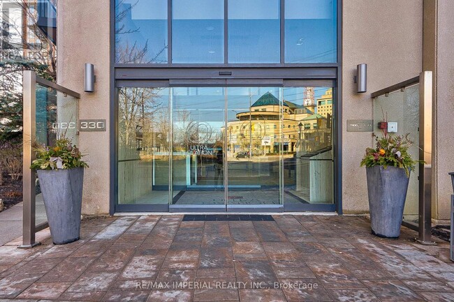 Building Photo - 330 Burnhamthorpe Rd W