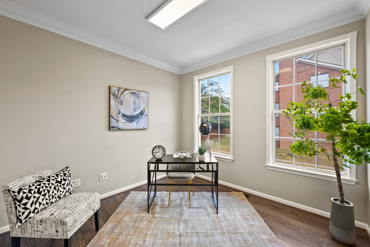 Photo - 13438 Burrough Farm Dr (Herndon, VA)