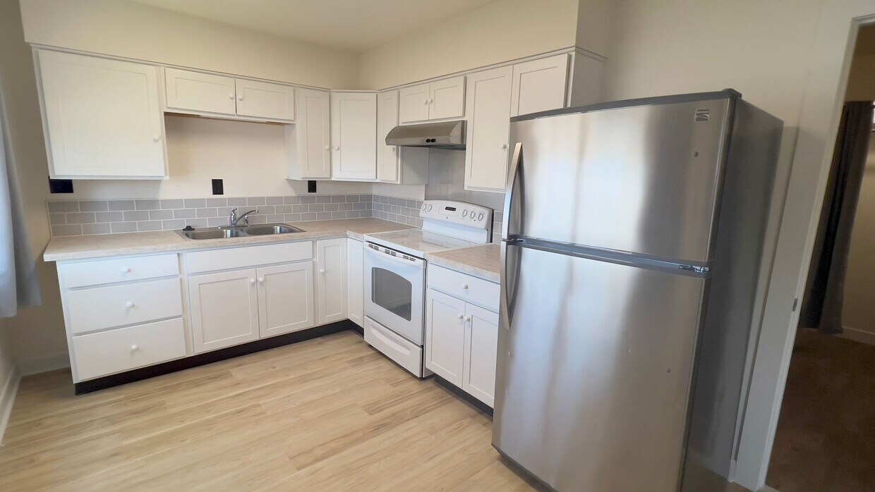 48 SE Anchor Ave Unit 48 SE Anchor Ave 1, Warrenton, OR 97146 Room