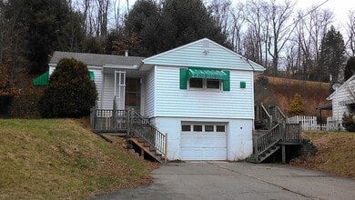 Building Photo - 415 Sell St