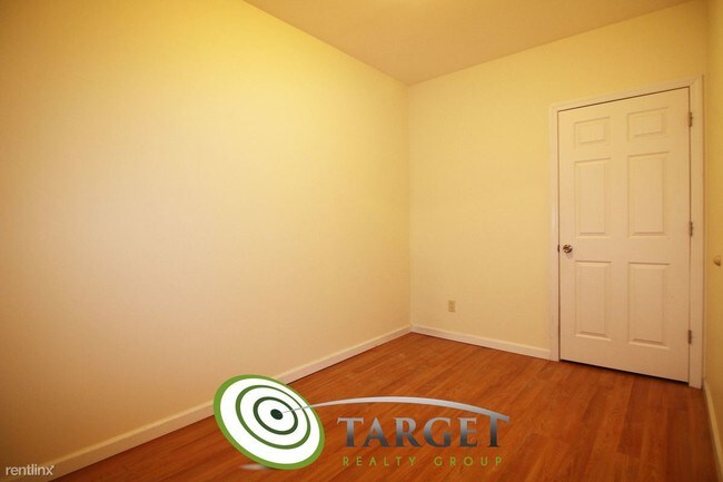 Foto del edificio - 2 br, 1 bath Apartment - 1654 Dekalb Ave 1R