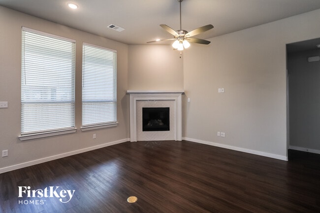 Building Photo - 1533 Wyler Dr