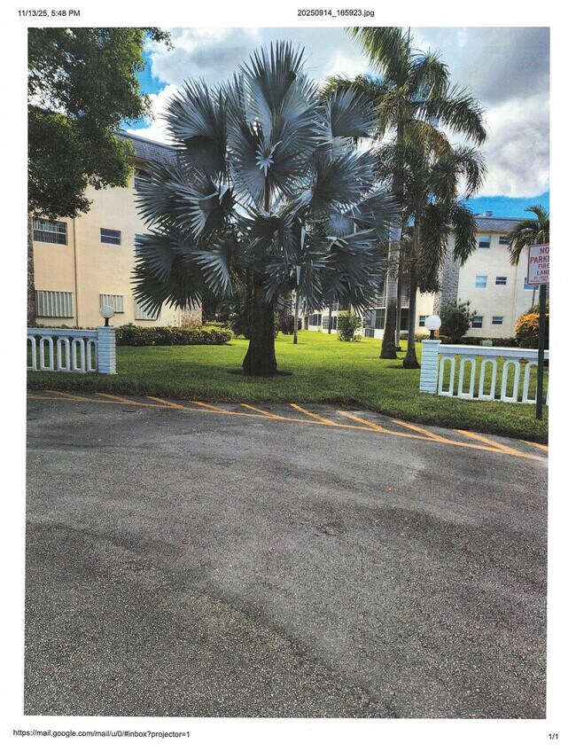Foto del edificio - 4411 NW 16th St