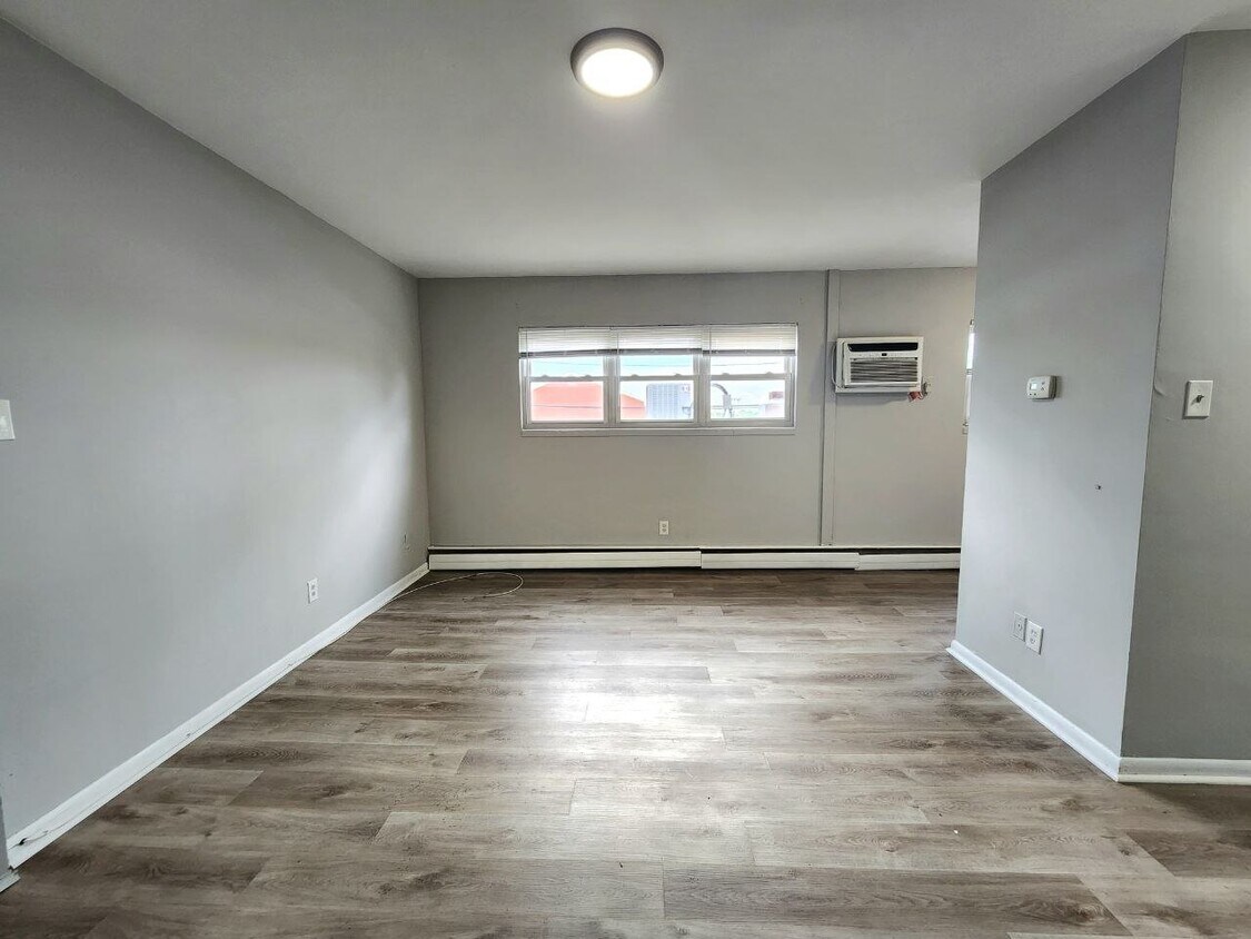 Foto del edificio - 711-717-717 E Main St