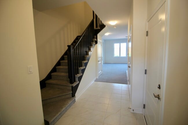 Building Photo - 58 Stern Dr