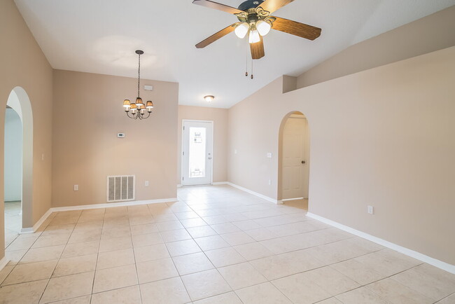 Foto del edificio - 12607 Reeding Ridge Dr N