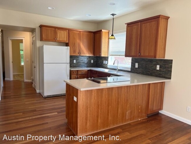 Building Photo - 4 br, 2.5 bath House - 21337 Oakview Drive