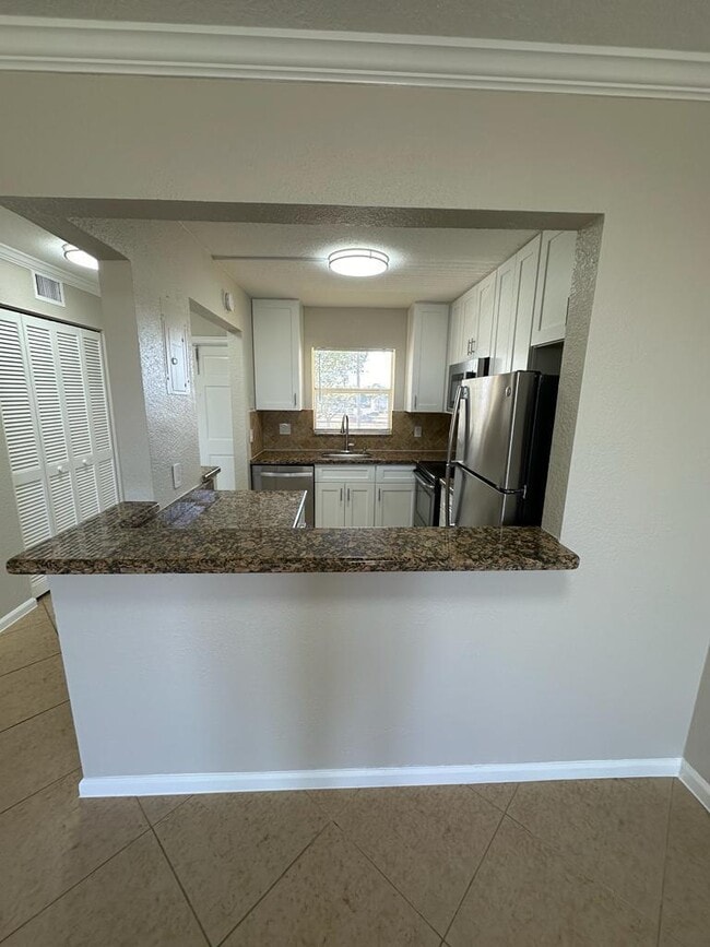 Foto del edificio - 9949 Sandalfoot Blvd