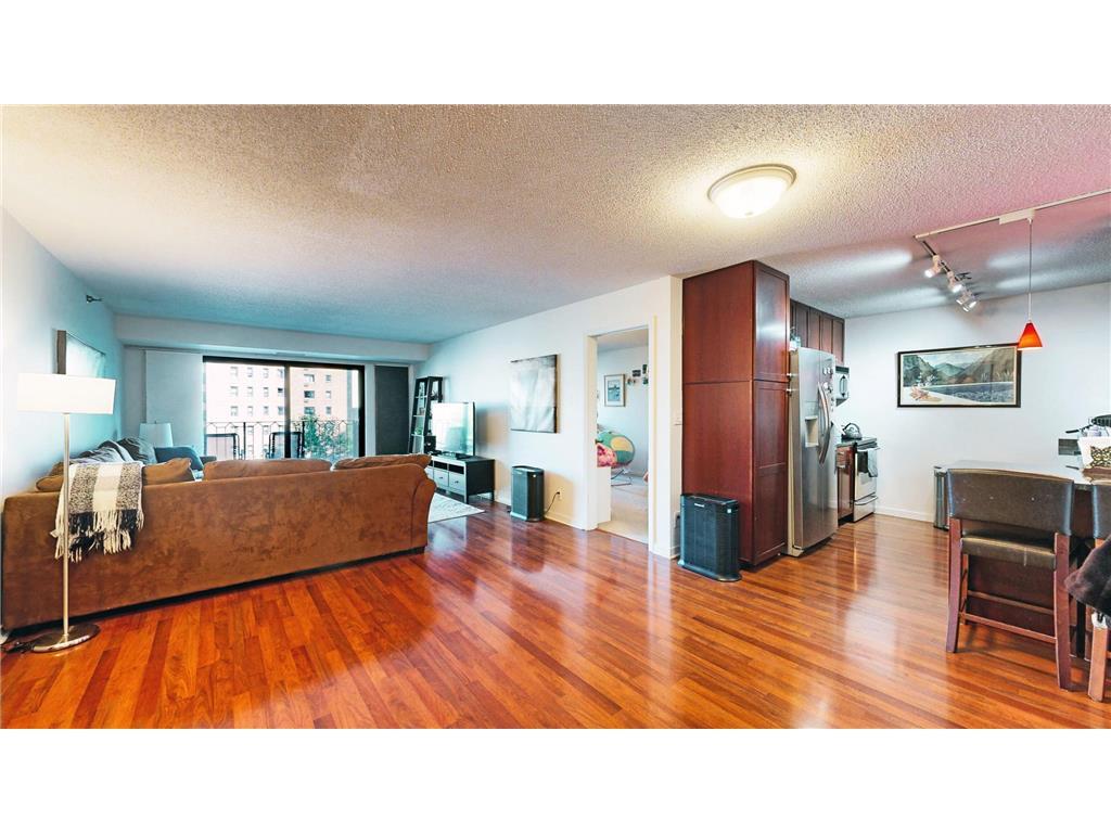 Primary Photo - 3131 Excelsior Blvd