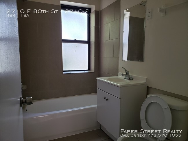 Foto del edificio - 2710 E 80th St