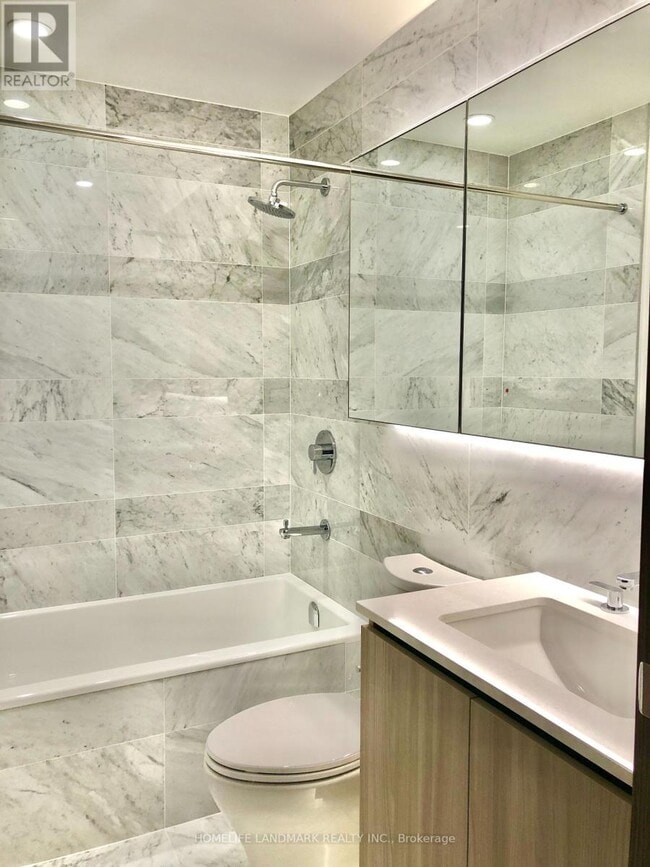 Building Photo - 19 Bathurst St