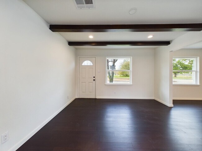 Foto del edificio - 2231 Latexo Dr