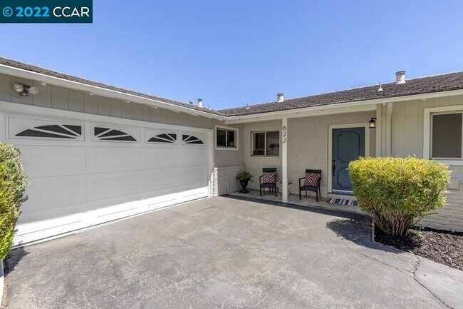 Building Photo - 622 N Silverado Dr