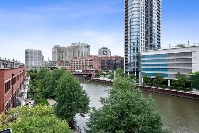 Foto del edificio - 449 N Canal St