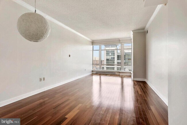 Building Photo - 1150 K St NW