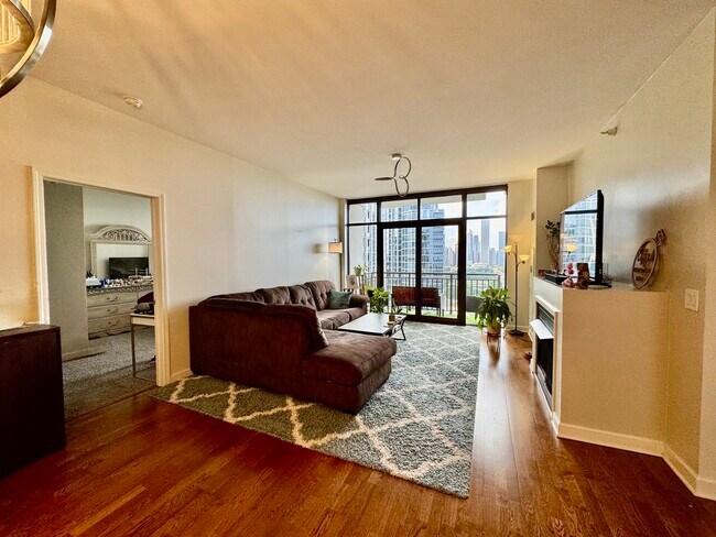 Foto del edificio - 233 E 13th St