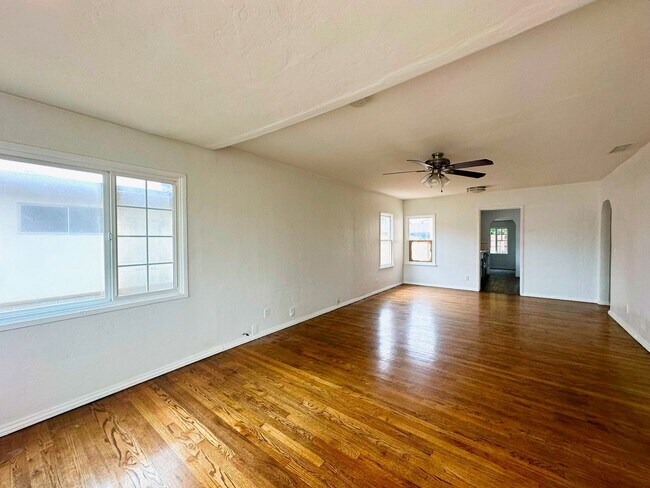 Foto del edificio - 783 N 1st St