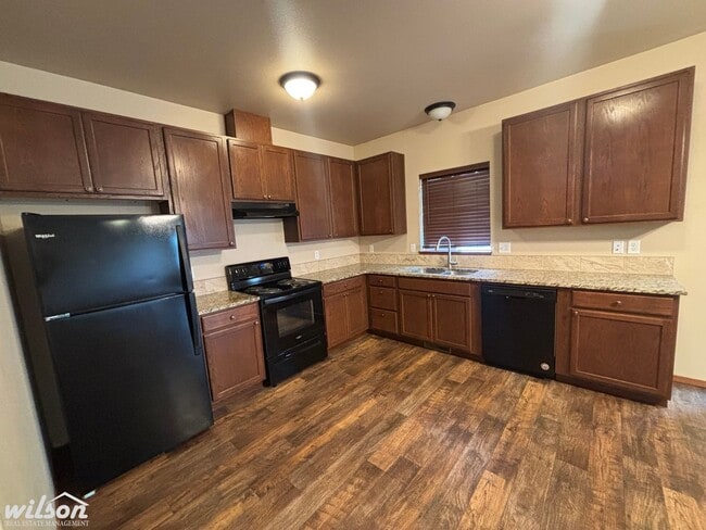 Building Photo - 710 N 29th Ave