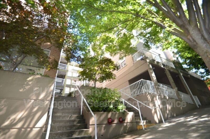 Photo - 506 E Howell St