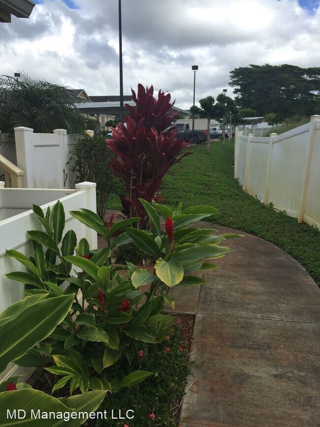 Building Photo - 3 br, 2 bath House - 95-1008 Ukuwai Street...