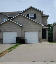 Building Photo - 425j Hawthorne Blvd