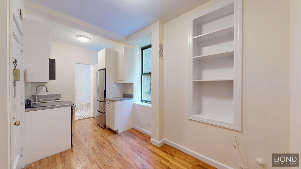 Primary Photo - 305 W 45th St