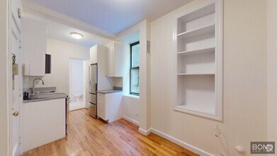 Building Photo - 305 W 45th St